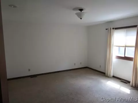 3015 Cameron, Springfield, IL 62704 photo 4