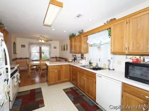 3033 Stokebridge, Springfield, IL 62702 photo 7
