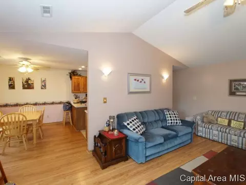 3033 Stokebridge, Springfield, IL 62702 photo 6