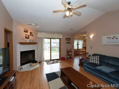 3033 Stokebridge, Springfield, IL 62702 photo 5
