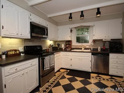 1520 Bates Ave, Springfield, IL 62704 photo 6