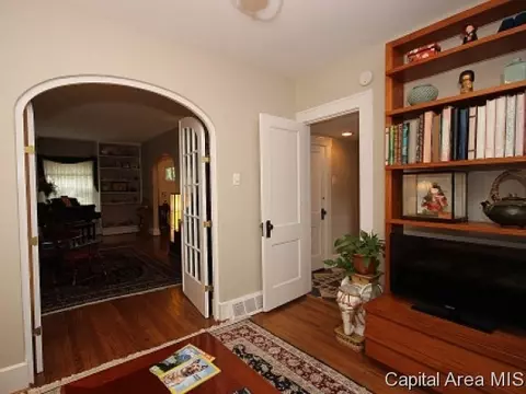 1520 Bates Ave, Springfield, IL 62704 photo 2