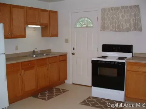 23 Hedge Dr, Springfield, IL 62702 photo 2