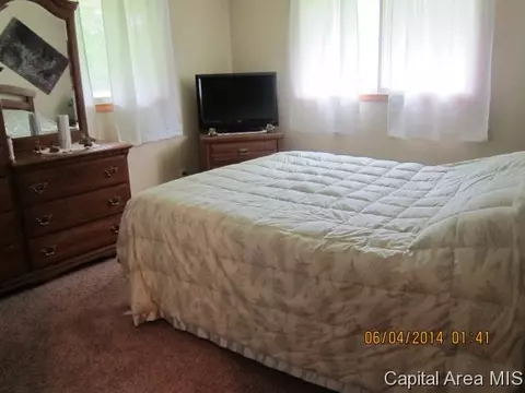 603 Lynwood Dr, Athens, IL 62613 photo 9