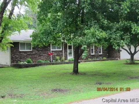 603 Lynwood Dr, Athens, IL 62613 photo 2