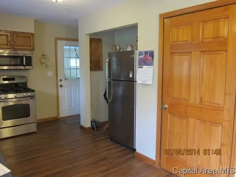 603 Lynwood Dr, Athens, IL 62613 photo 8