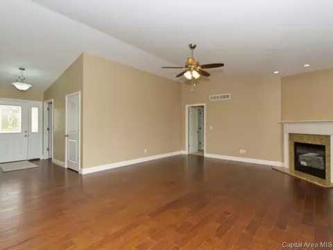 920 Pheasant Run, Sherman, IL 62684 photo 2