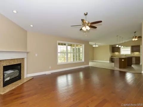 920 Pheasant Run, Sherman, IL 62684 photo 4