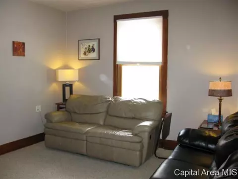 2064 N 5th, Springfield, IL 62702 photo 3