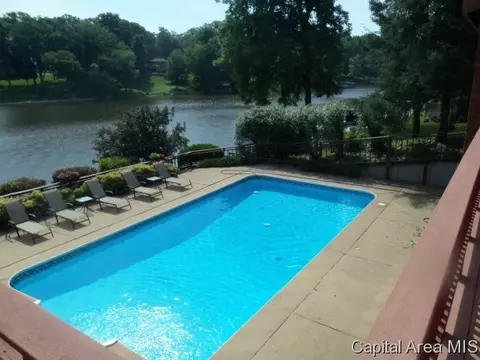 39 Orchard Ln, Springfield, IL 62712 photo 3