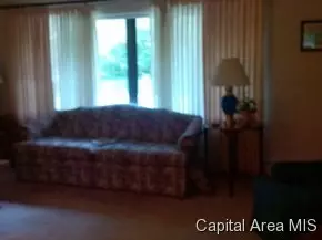 81 Nottingham Rd, Springfield, IL 62704 photo 2