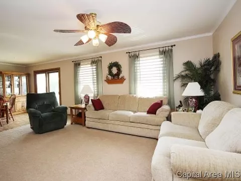 116 Post Rd, Virden, IL 62690 photo 7