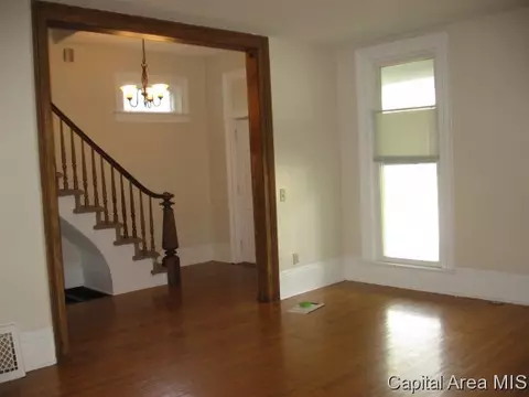912 N 6th St, Springfield, IL 62702 photo 5