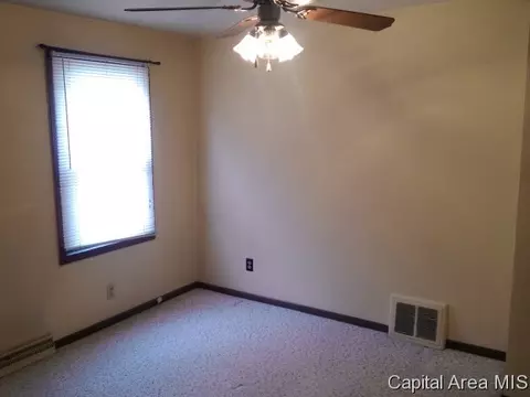 2069 N 22nd St, Springfield, IL 62702 photo 6