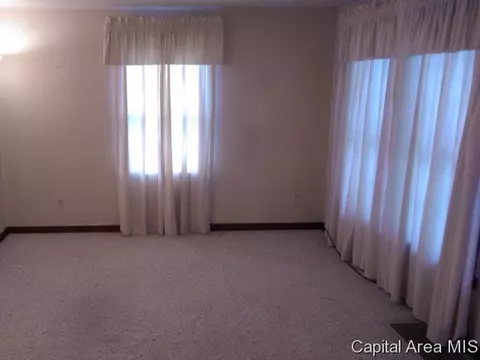 2069 N 22nd St, Springfield, IL 62702 photo 2