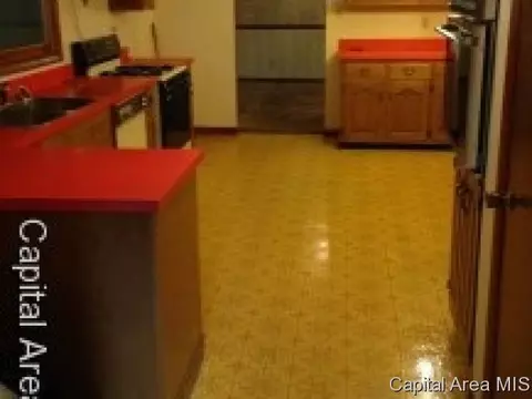 2209 W Road Dr, Springfield, IL 62711 photo 6