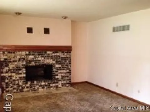 2209 W Road Dr, Springfield, IL 62711 photo 2