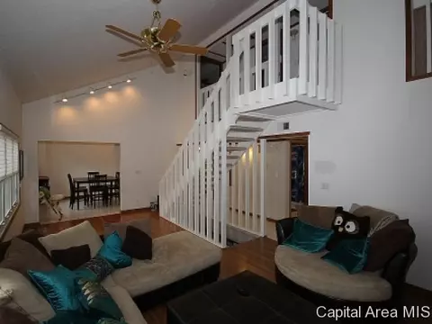 727 Thistle Ridge Rd, Springfield, IL 62707 photo 2