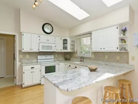 2308 Mallard Pointe Ct, Springfield, IL 62712 photo 8