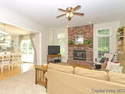 2308 Mallard Pointe Ct, Springfield, IL 62712 photo 5