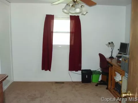 412 Cherry, Thayer, IL 62689 photo 8