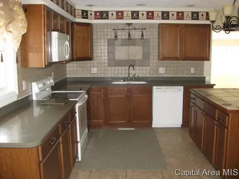 2500 Arrowhead Dr, Springfield, IL 62702 photo 4