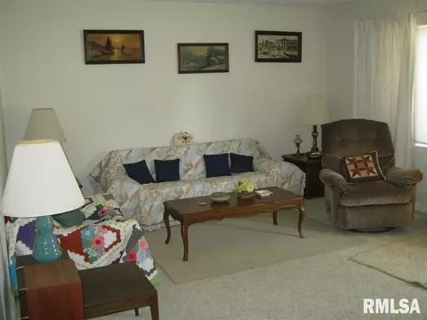 124 Archer Ave, Springfield, IL 62704 photo 5