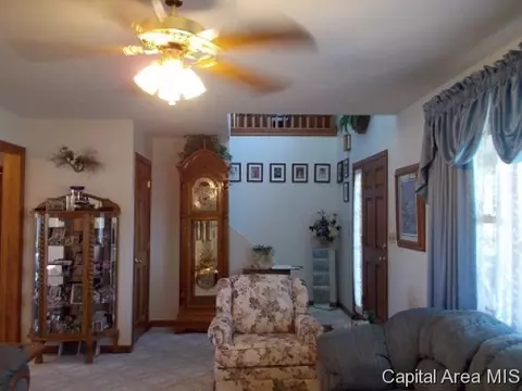 1425 E Barber Rd, Sherman, IL 62684 photo 8