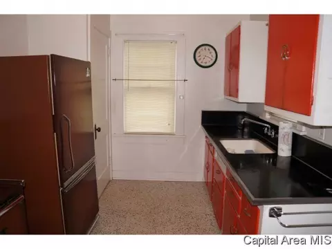 2533 S 7th St, Springfield, IL 62703 photo 4