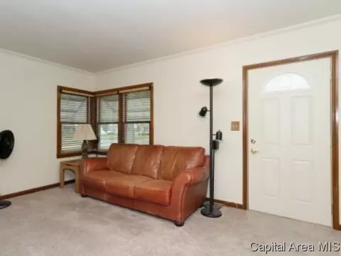 2339 S Pasfield St, Springfield, IL 62704 photo 2