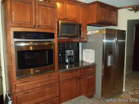 3217 W Point Dr, Springfield, IL 62704 photo 7