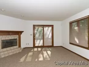 10 Holiday Rd, Springfield, IL 62702 photo 2