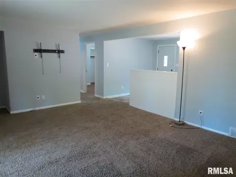 3127 S 1st St, Springfield, IL 62703 photo 6