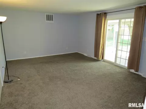 3127 S 1st St, Springfield, IL 62703 photo 4