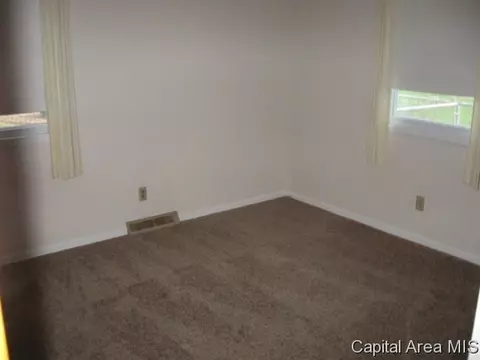 1328 Valley Dr, Springfield, IL 62702 photo 8