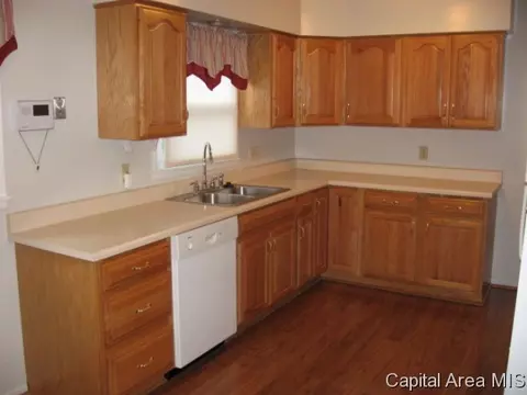 1328 Valley Dr, Springfield, IL 62702 photo 5