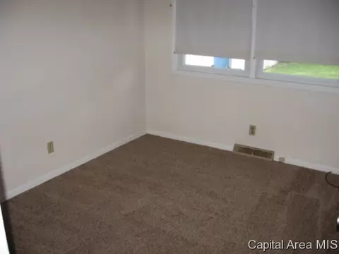 1328 Valley Dr, Springfield, IL 62702 photo 7
