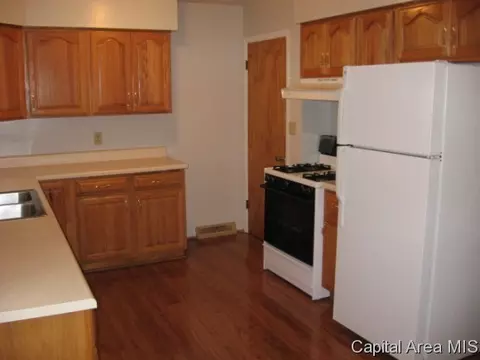 1328 Valley Dr, Springfield, IL 62702 photo 4