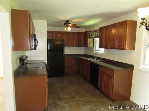 123 Circle Dr, Springfield, IL 62704 photo 3