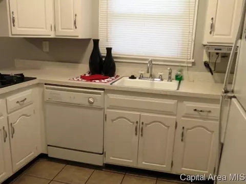 2212 E Reservoir St, Springfield, IL 62702 photo 4
