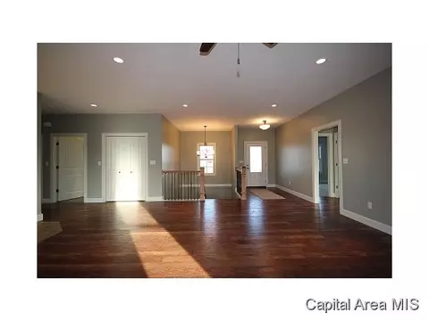 2001 West Rd, Springfield, IL 62711 photo 3