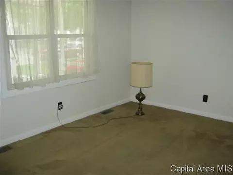 2833 S 3rd St, Springfield, IL 62703 photo 4