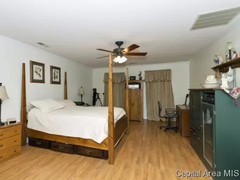 3204 Red Bud Ln, Springfield, IL 62712 photo 13