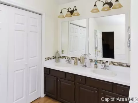 3204 Red Bud Ln, Springfield, IL 62712 photo 15