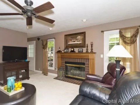 3204 Red Bud Ln, Springfield, IL 62712 photo 8