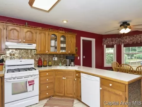 3204 Red Bud Ln, Springfield, IL 62712 photo 11