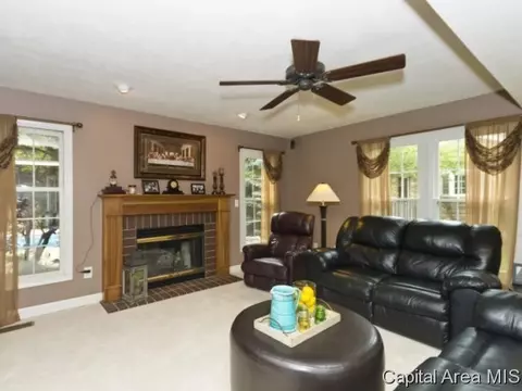 3204 Red Bud Ln, Springfield, IL 62712 photo 7