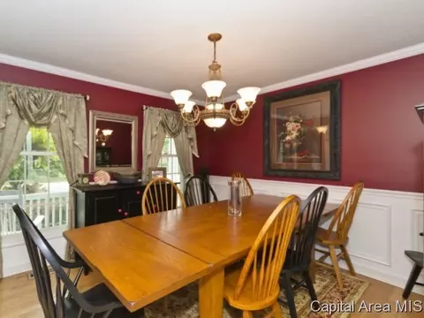 3204 Red Bud Ln, Springfield, IL 62712 photo 4