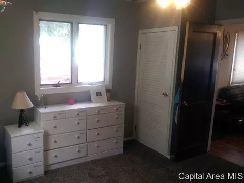 129 E Stoddard, Virden, IL 62690 photo 12