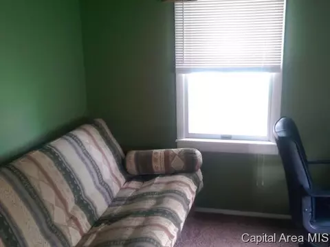 129 E Stoddard, Virden, IL 62690 photo 15
